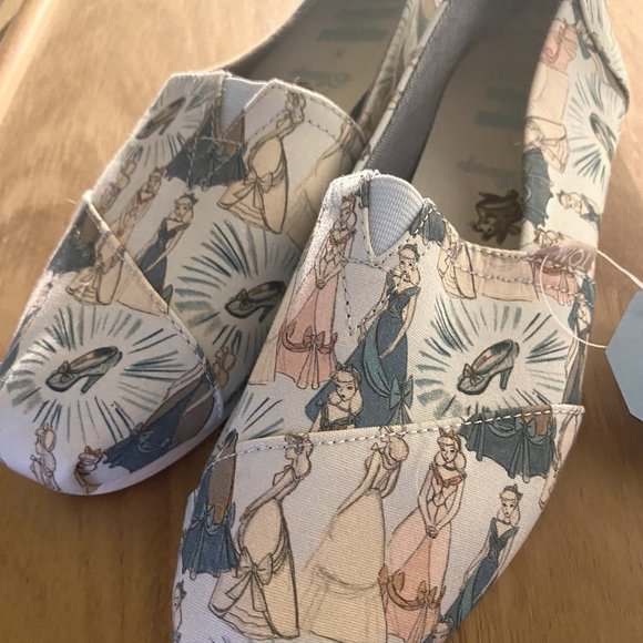 Toms Shoes - Disney X TOMS Blue Cinderella Printed Canvas Shoe Size 8.5